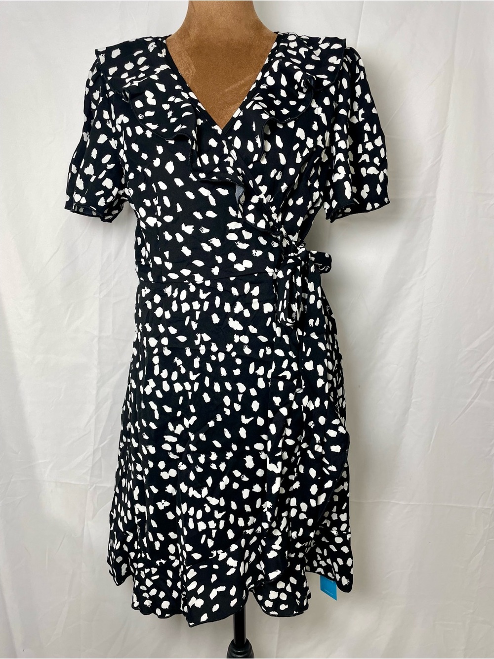 Cupshe Black and White Wrap Dress with Ruffle V-Neck Size Medium